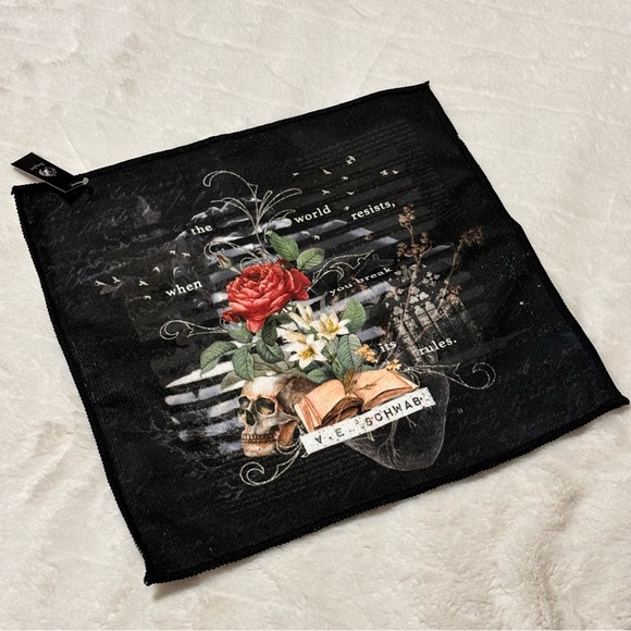 Bookish items bundle - Picture 12 of 16